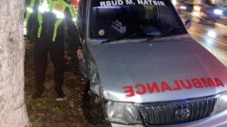 Ambulans RSUD M. Natsir Tabrakan di Cupak, Jalan Licin Diduga Jadi Penyebab