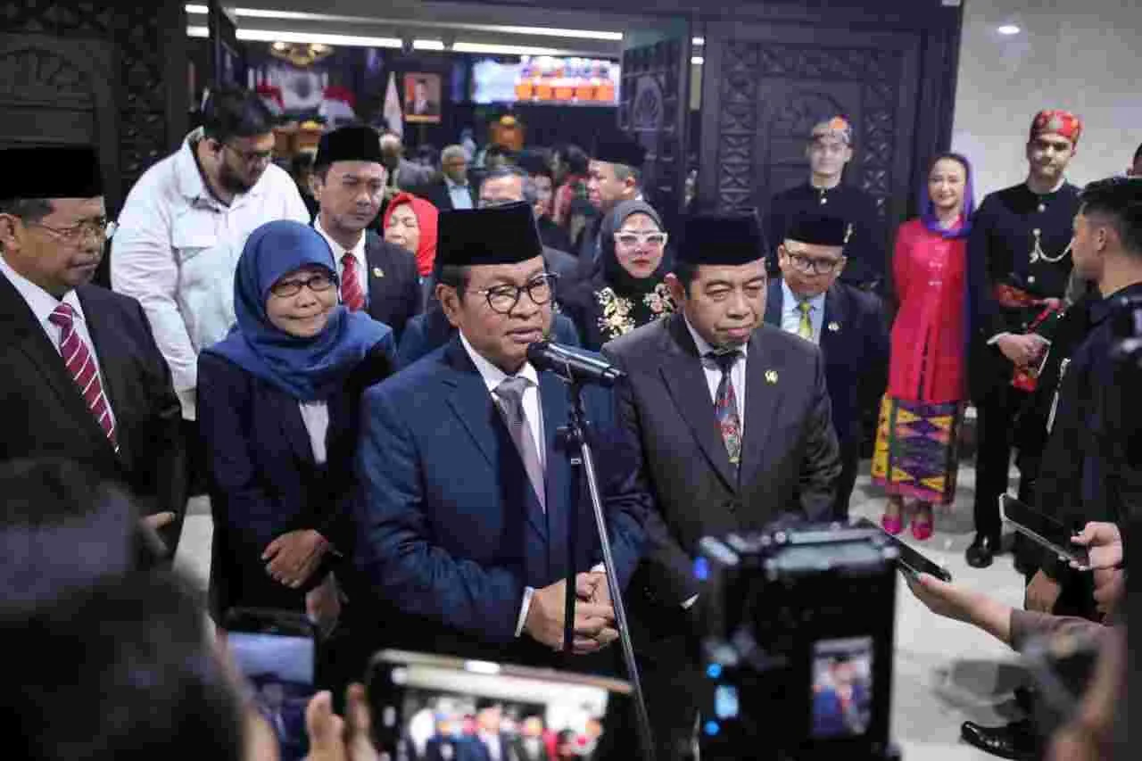 Gubernur Pramono Teken Raperda APBD 2026