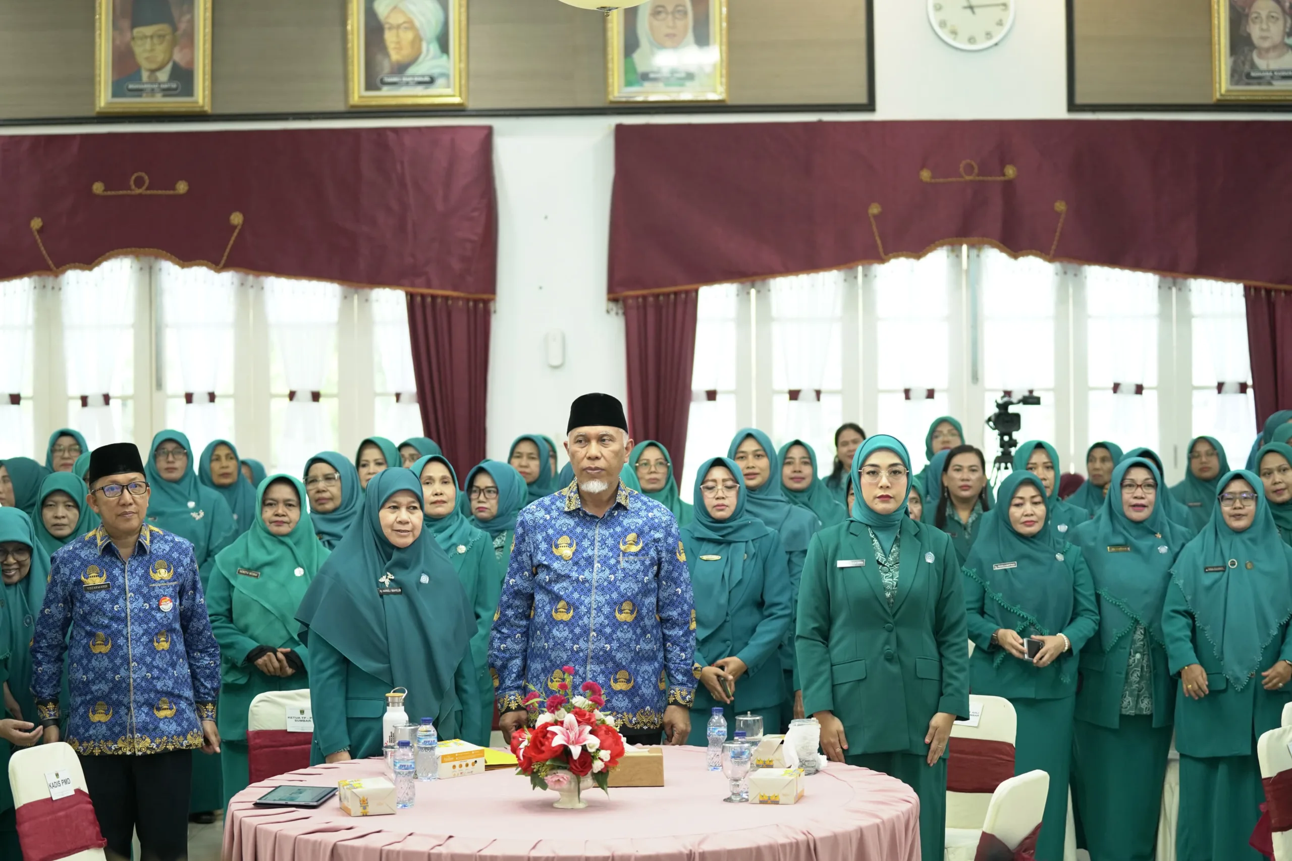 Buka Rakerda PKK Sumbar 2025, Mahyeldi Minta Gerakan PKK Aktif Hingga ke Nagari