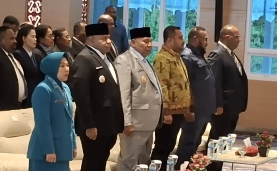Gubernur Papua Mathius Fakhiri Lantik PJ Sekda dan Dua Pejabat Baru, Tekankan Transformasi “Papua Baru”