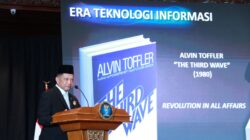 Mendagri Tito Terima Penghargaan Adibhakti Sanapati