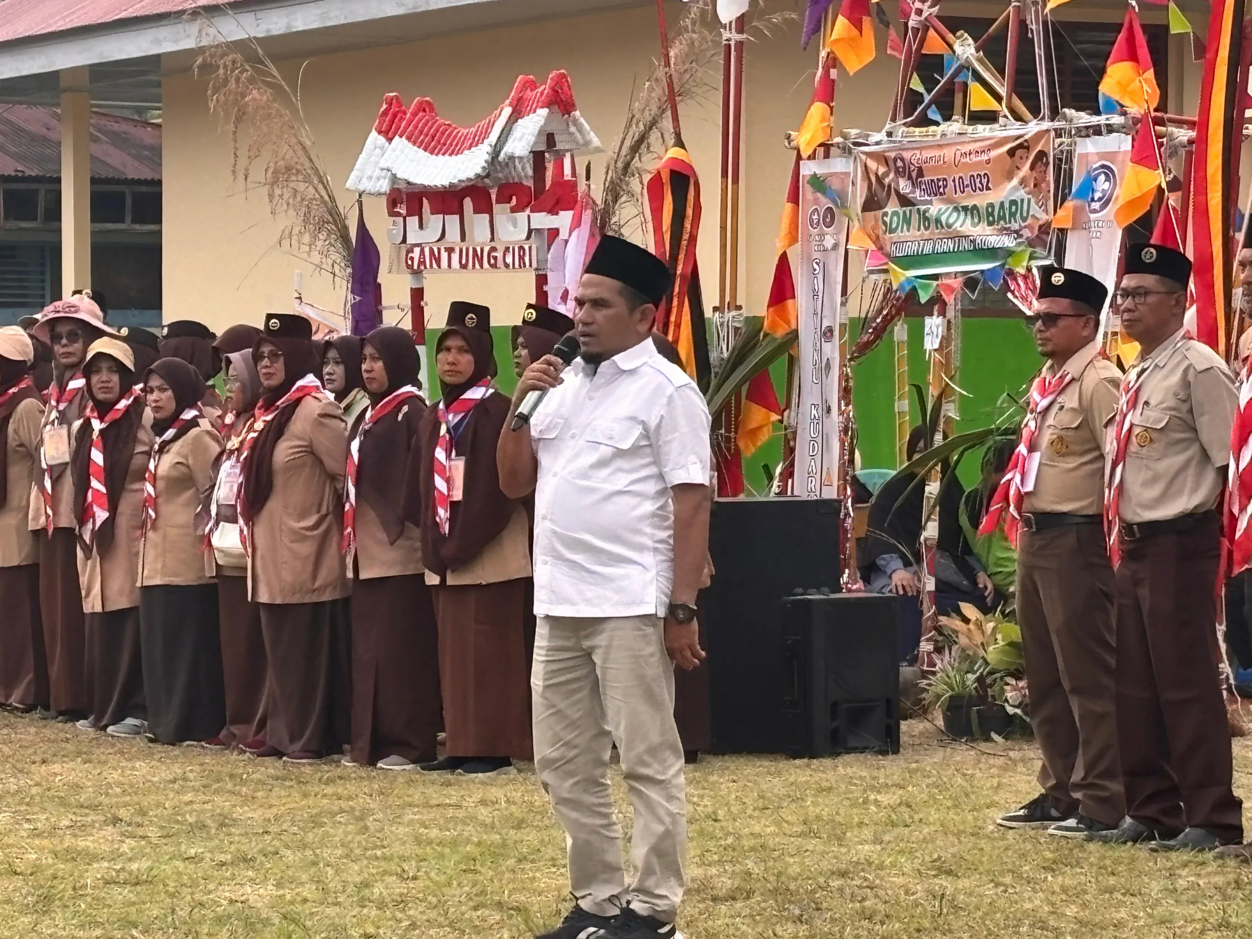 Wakil Bupati Solok Tutup Gegipralang 2025 : Tanamkan Semangat Karya dan Disiplin kepada 450 Pramuka Penggalang Kubung