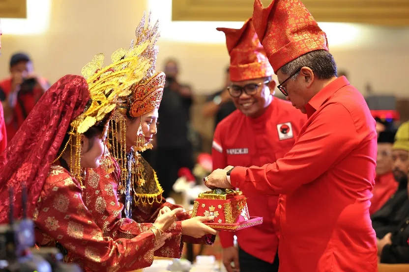 PDIP Tegaskan Rakyat Segala-galanya, Hasto Kritik Keras 'Political Industrial Complex'