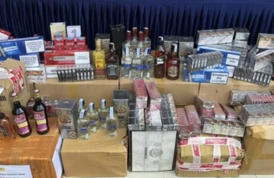 Dugaan Impor Miras, Rokok, Cukai Palsu dan Toko Ilegal Rugikan Devisa Negara