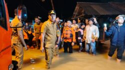 Tinjau Banjir di Ulakan Tapakis, Wagub Sumbar Minta Warga tak Abaikan Peringatan Cuaca