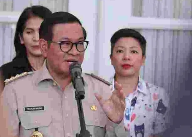 Gubernur Pramono Tunaikan Janji Menerbitkan Pergub Larangan Perdagangan Hewan Penular Rabies