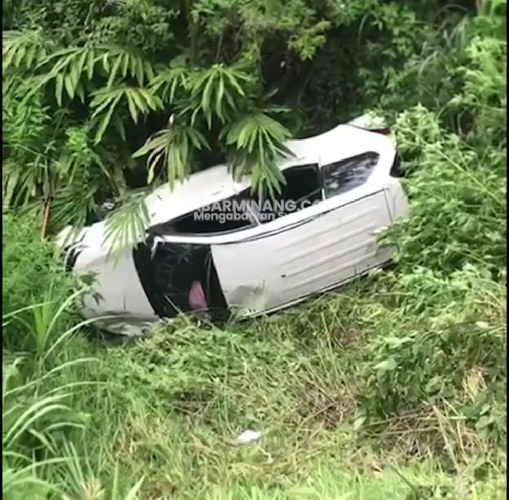 Mobil Xenia Alami Kecelakaan di Gunung Talang, Satu Penumpang Luka-Luka