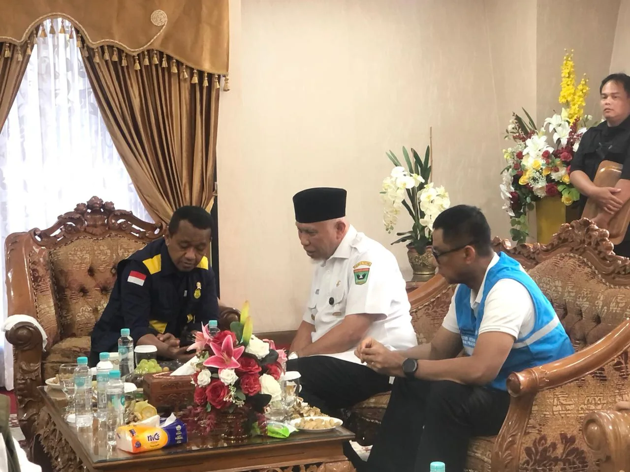 Menteri ESDM Bahlil Lahadalia Apresiasi Kinerja Gubernur Mahyeldi Dalam Penanganan Dampak Bencana