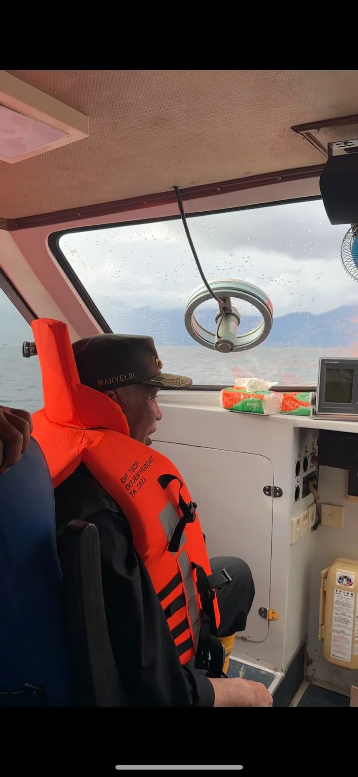Akses Terputus, Mahyeldi Naik Speedboat Sambangi Warga Sungai Batang yang Terisolir