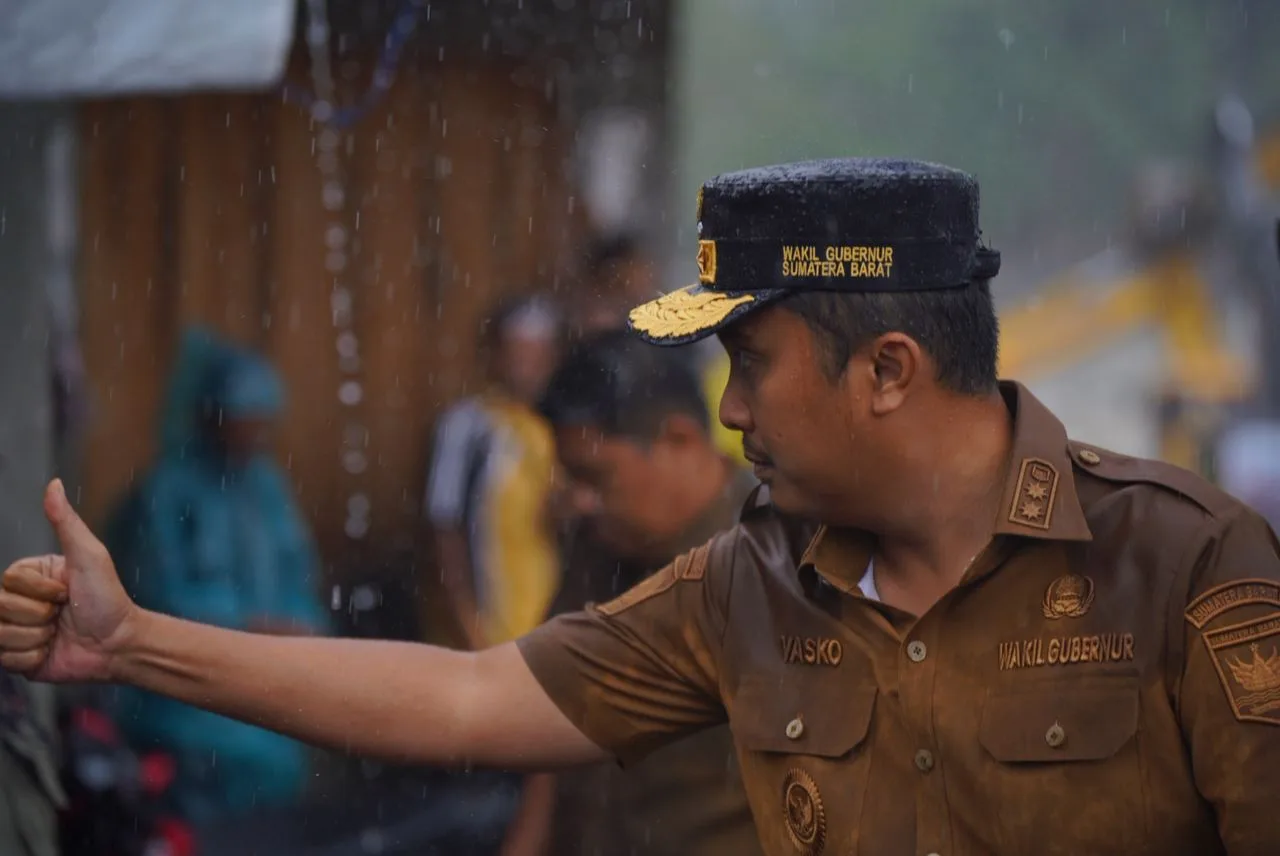 Wagub Vasko Apresiasi Kinerja Para Relawan, Aparat, dan Tim Gabungan dalam Penanganan Bencana Hidrometeorologi Sumbar