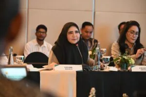 Nevi Zuairina: Ketangguhan Sunyi Perempuan PKS yang Menyalakan Harapan di Tengah Bencana