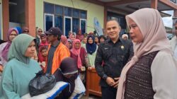 Ny. Nia Jon Firman Pandu Hadir di Tengah Warga Aia Dingin, Hadirkan Pasar Murah Jadi Harapan Pascabencana