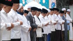 Wujudkan Kerukunan Umat, Gubernur Pramono Shalat Subuh Berjamaah dengan Habib dan Ulama