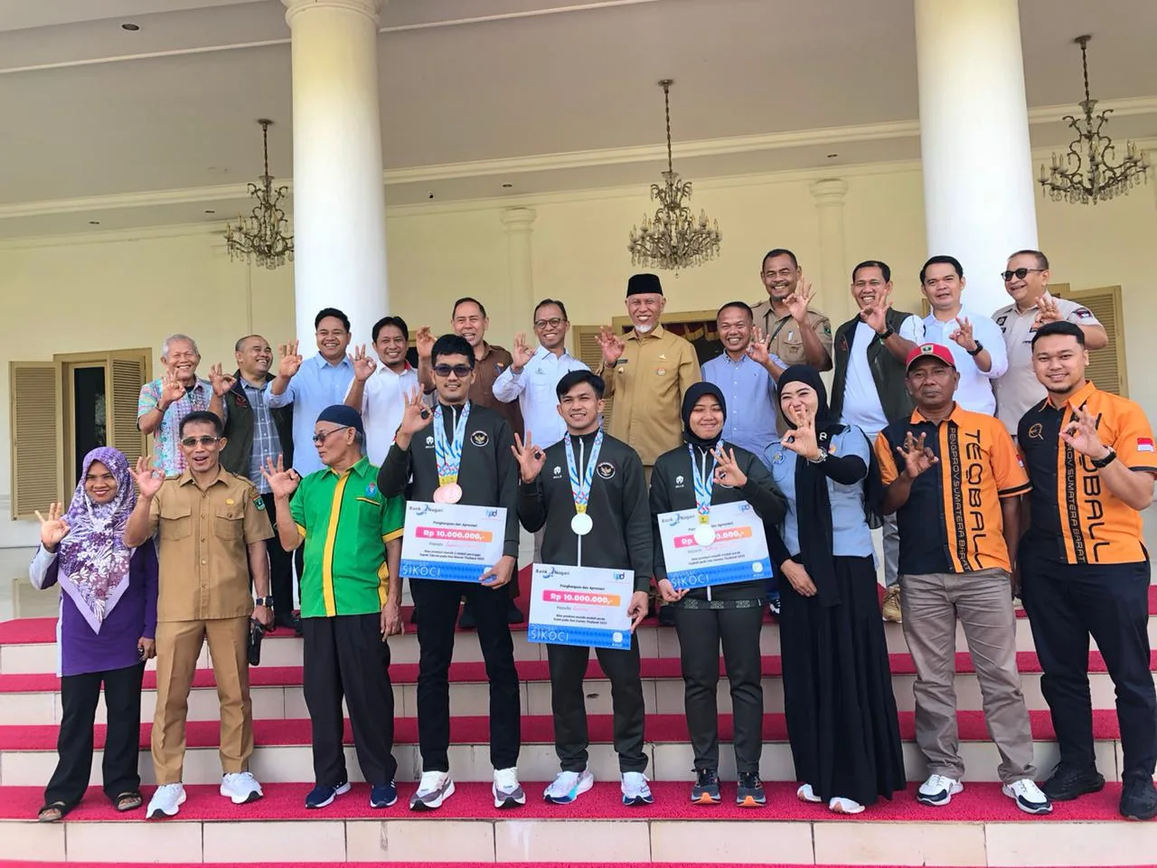 Gubernur Mahyeldi Apresiasi Atlet Sumbar Peraih Medali SEA Games 2025