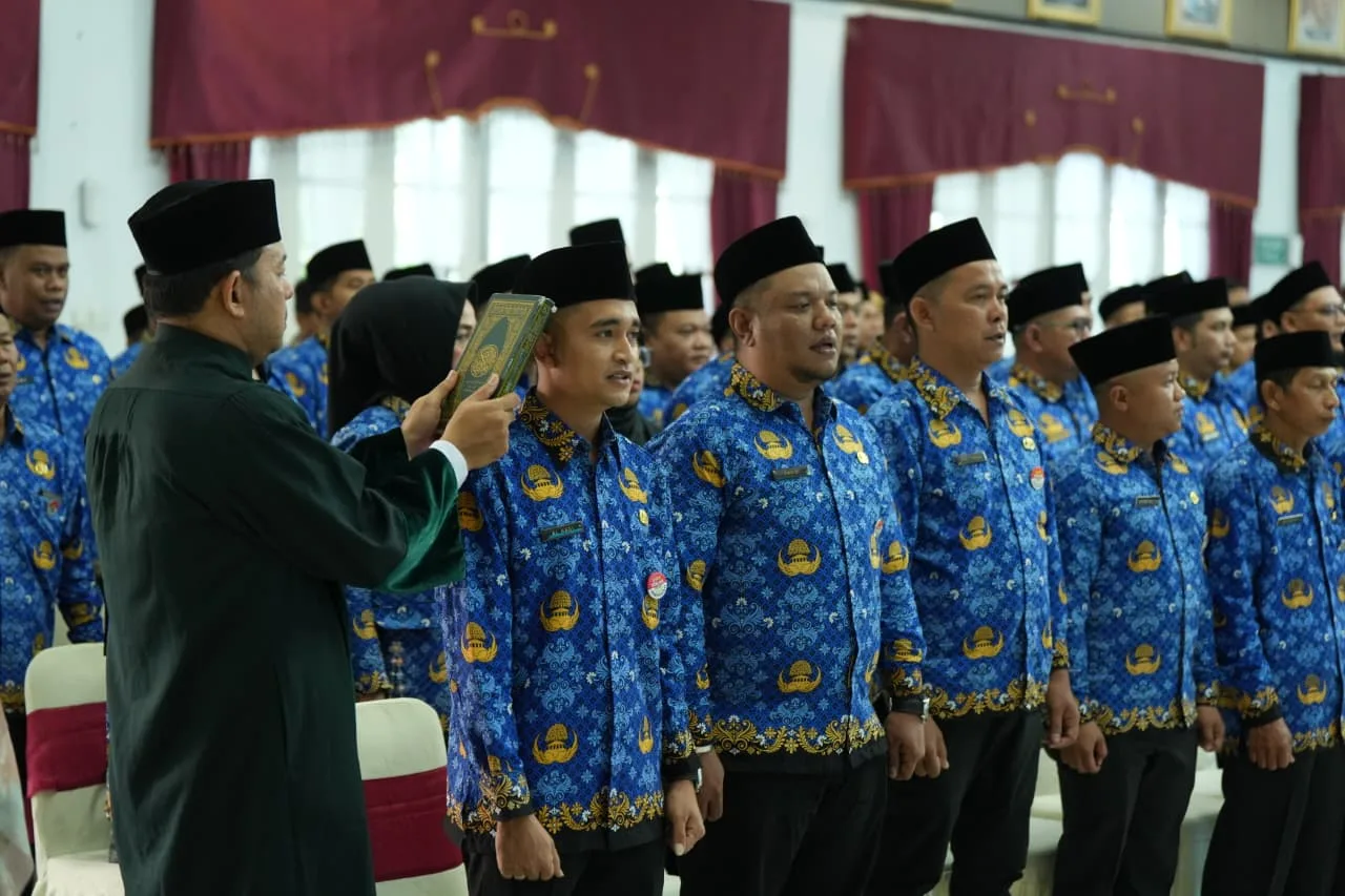 117 PPPK Paruh Waktu Pemprov Sumbar Terima SK, Sekdaprov Ingatkan Disiplin dan Etos Kerja