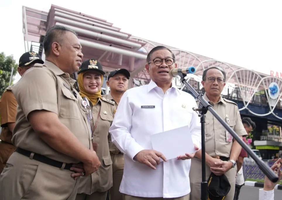 Resmikan Jembatan Penyeberangan Orang di Pesanggrahan dan Pangkalan Jati, Gubernur Pramono: Fungsional dan Estetik