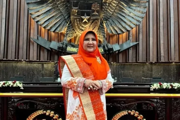 Konsisten Bangun Personal Branding Digital, Nevi Zuairina Raih TOP Legislator Award 2025