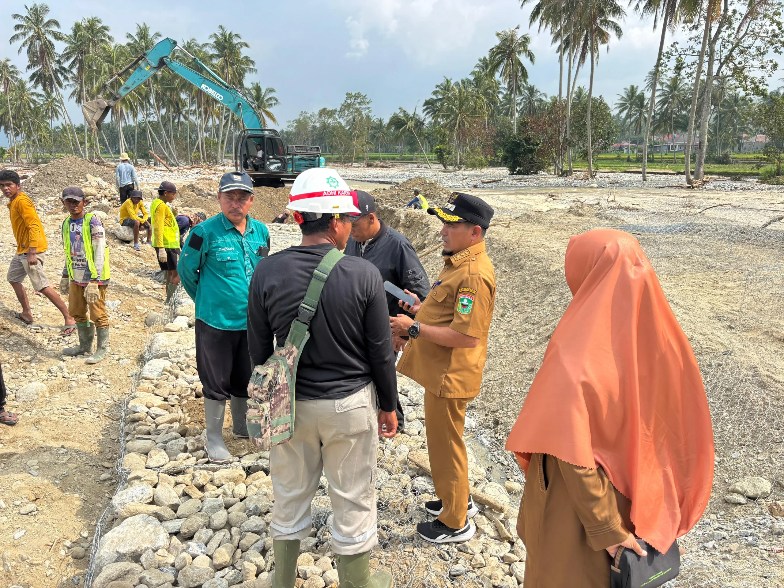 H. Candra Pantau Normalisasi Batang Saniangbaka, Antisipasi Banjir Susulan