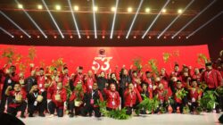 Prananda dan Puan Bagikan Tas Siaga Bencana untuk 38 Ketua DPD PDIP saat Penutupan Rakernas-I 2026