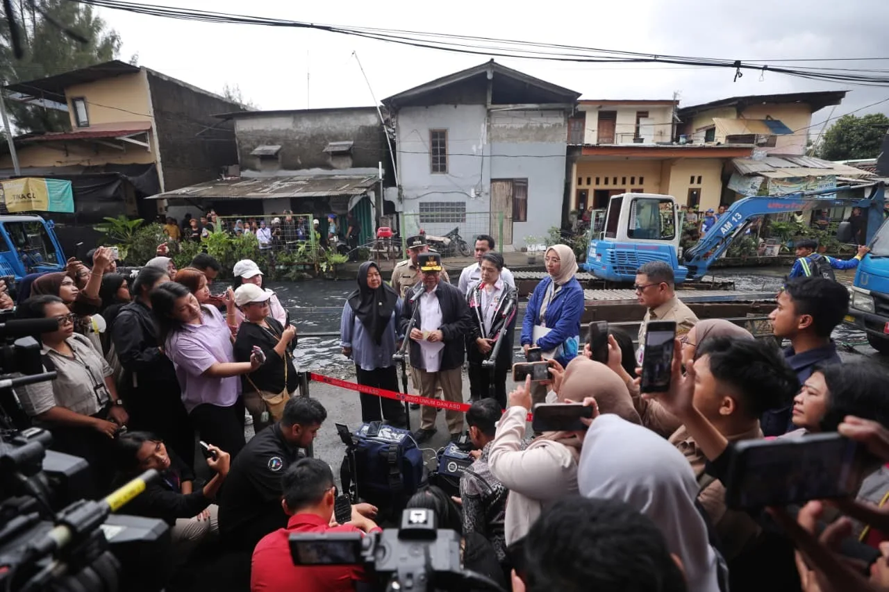 Gubernur Pramono Genjot Normalisasi Sungai, Kali Cakung Lama Cilincing Dikeruk!