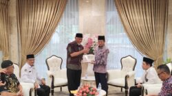 Maksimalkan Potensi Wakaf, Gubernur Mahyeldi Serahkan Rekomendasi Seminar Wakaf Internasional kepada Menteri Agama RI