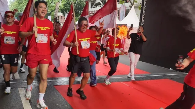 Finish 1 Jam 29 Menit, Hasto Kristiyanto Konsisten di Soekarno Run 2026
