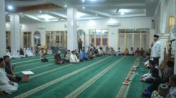 Ratusan Warga Sambut Kehadiran Mahyeldi Iktikaf di Masjid Al Wustha Pulai Tangah Kabupaten Agam