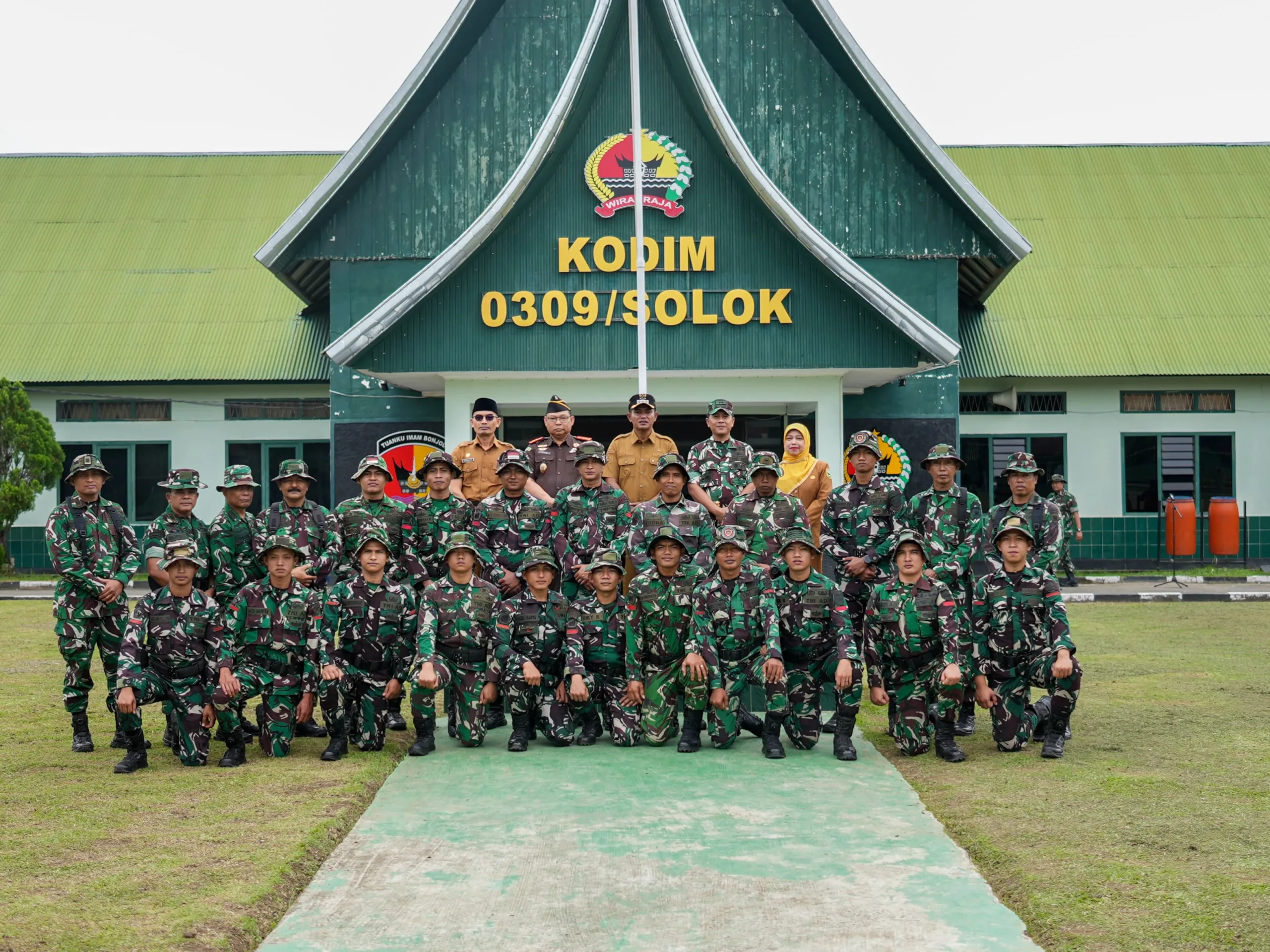 ‎Bupati Solok Pimpin Upacara Pelepasan Personil Satgas Penanganan Bencana