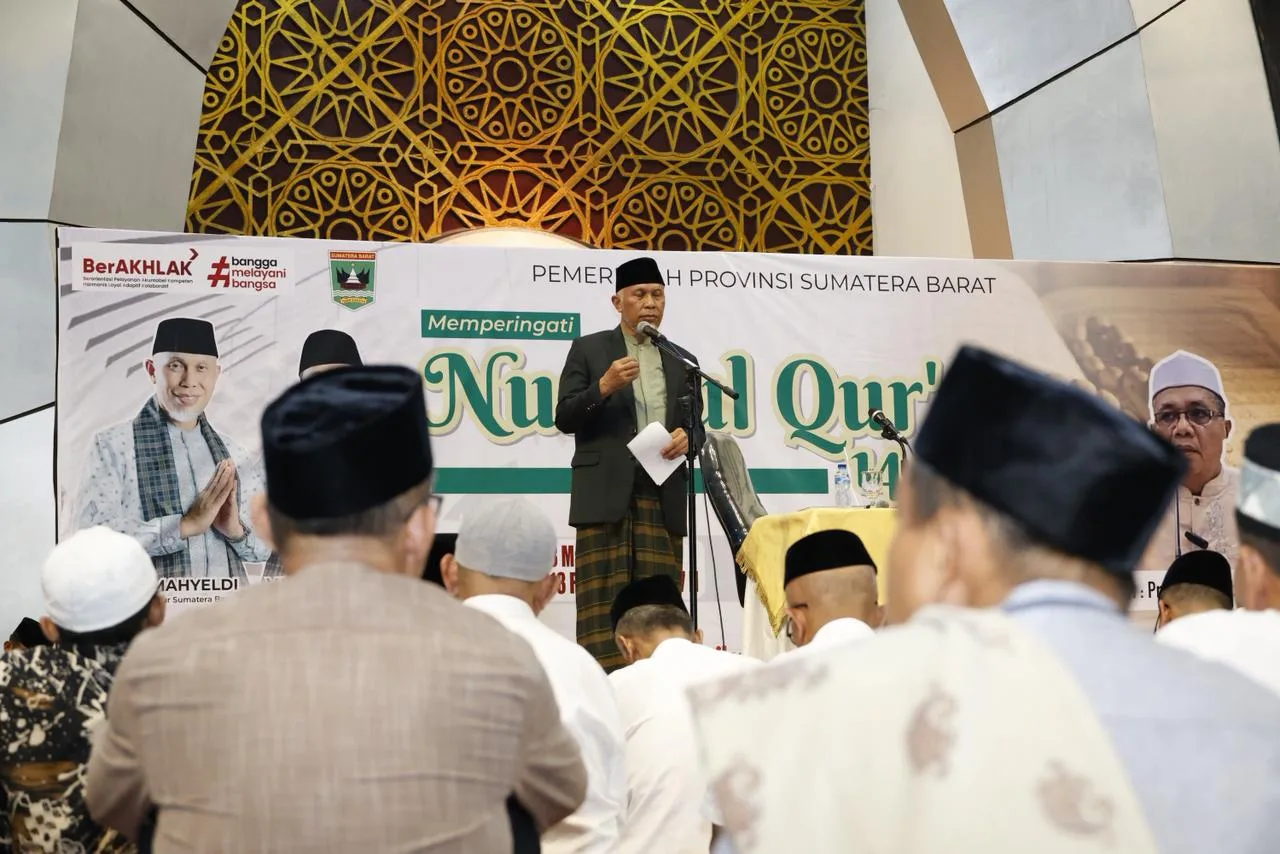Peringati Nuzulul Qur’an di Masjid Raya Sumbar, Gubernur Mahyeldi Ajak Masyarakat Membumikan Nilai Al-Qur’an