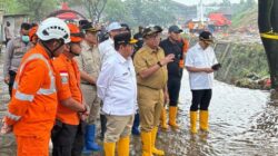 Gubernur Pramono Normalisasi Sungai Ciketing yang Terimbas Longsor Sampah Bantar Gebang