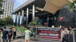 Mahasiswa Demo Minta KPK Usut Dugaan Pungli di BPN Sumedang