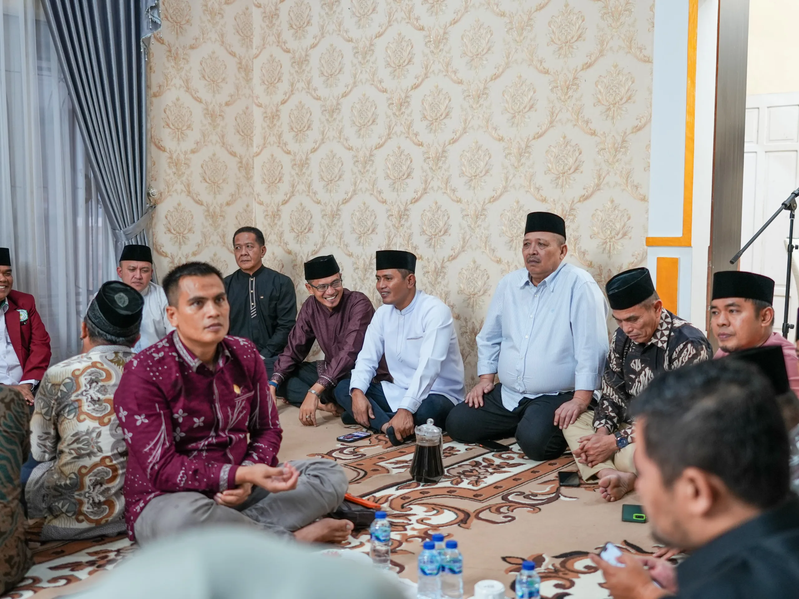 Bupati Solok Hadiri Buka Puasa Bersama DPRD Kabupaten Solok