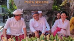 Gubernur Pramono Hadiri Upacara Melasti di Pura Segara Cilincing