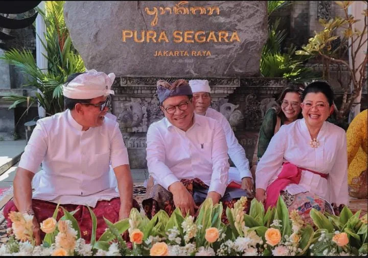 Gubernur Pramono Hadiri Upacara Melasti di Pura Segara Cilincing