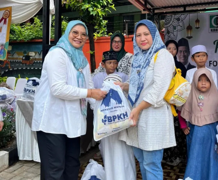 FORHATI dan BPKH Kolaborasi Bagikan Paket Sembako dan Santunan Anak Yatim