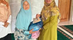 Ketua GOW Kabupaten Solok Salurkan Paket Sembako Jelang Idul Fitri 1447 H