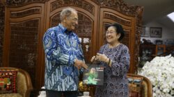 Megawati Kasi Ramos Horta Buku "Spirit Kemanusiaan" Usai Dialog 2,5 Jam di Teuku Umat