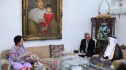 Megawati Diberi Anggrek Putih dalam Kunjungan Dubes Saudi ke Teuku Umar