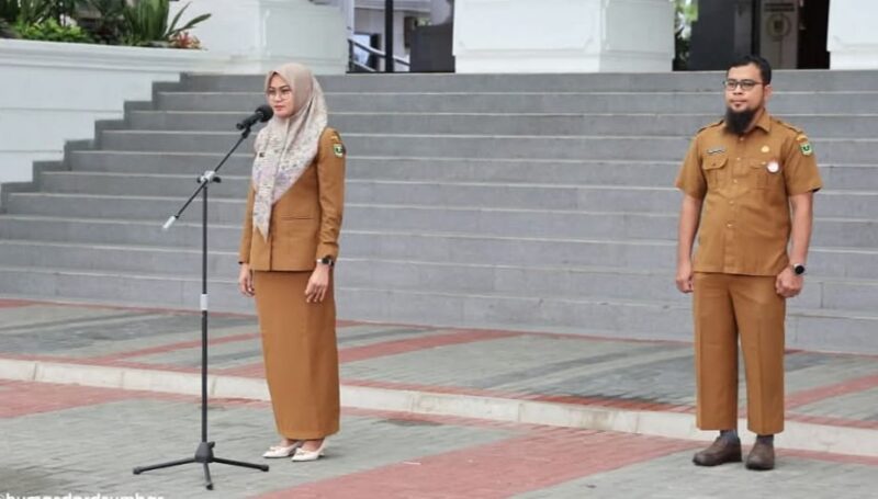 Pimpin Apel Pagi, Ismelda Jenreini Tegaskan Pentingnya Pelayanan Prima di DPRD Sumbar