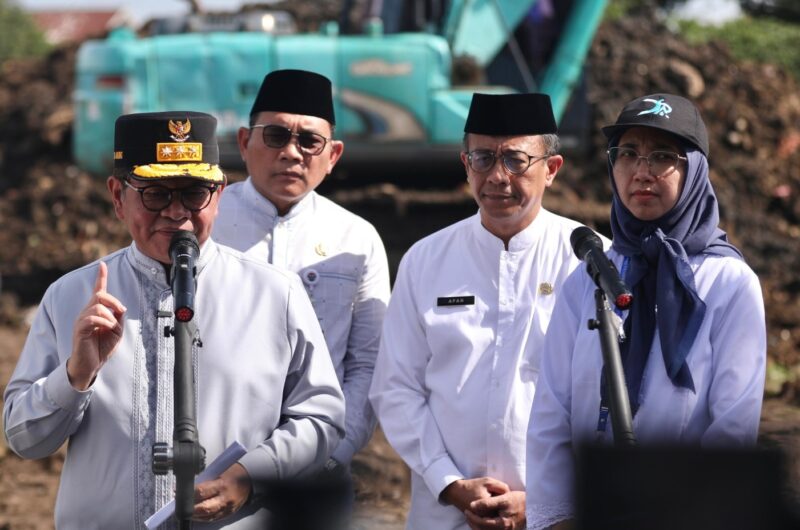Gubernur Pramono Kasi Waktu Setahun Pengerukan Banjir Kanal Barat Manggarai-Roxy