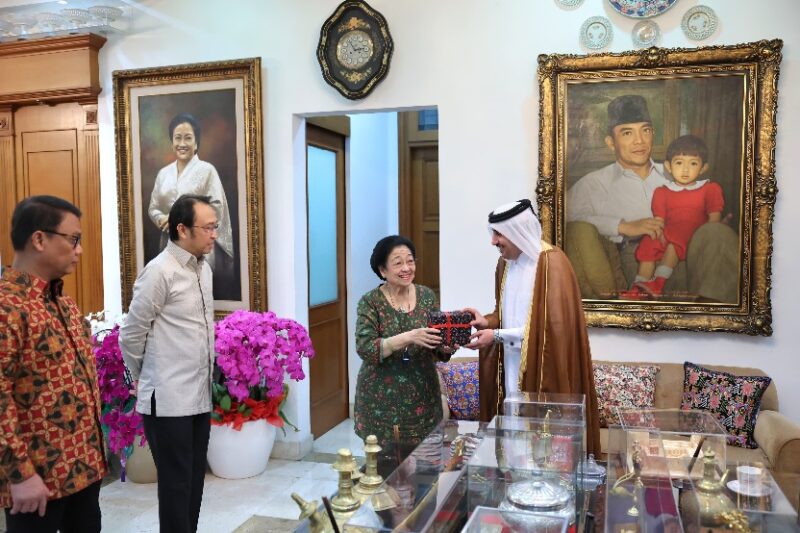 Megawati Terima Dubes Qatar, Perkenalkan Putranya M Prananda Prabowo