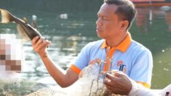 Wali Kota Jaktim Munjirin Genjot Penangkapan Ikan Sapu-Sapu di Waduk Kaja