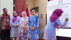 Wali Kota Jaktim bersama Tim Penggerak PKK Galakkan Program Pilah Sampah dari Sumbernya