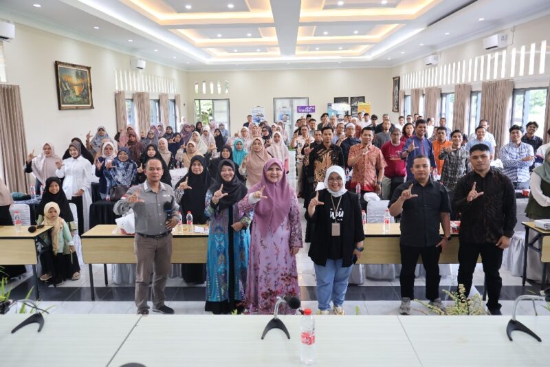 Nevi Zuairina dan Bank Mandiri Edukasi UMKM Payakumbuh: Transaksi Digital Kunci Akselerasi Ekonomi