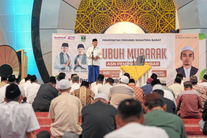Melalui Kegiatan Subuh Mubarak, Gubernur Mahyeldi Ingatkan Hakikat ASN sebagai Pelayan Masyarakat