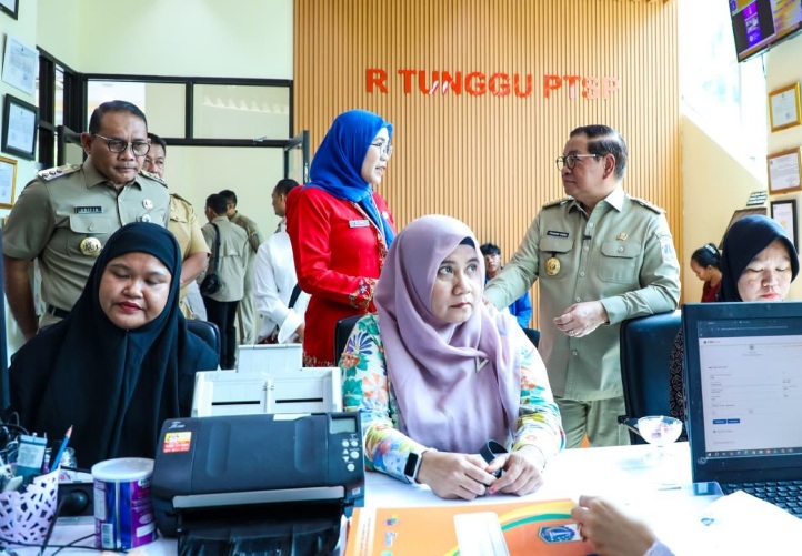 Gubernur Pramono Resmikan Pembangunan Kantor Lurah Senen